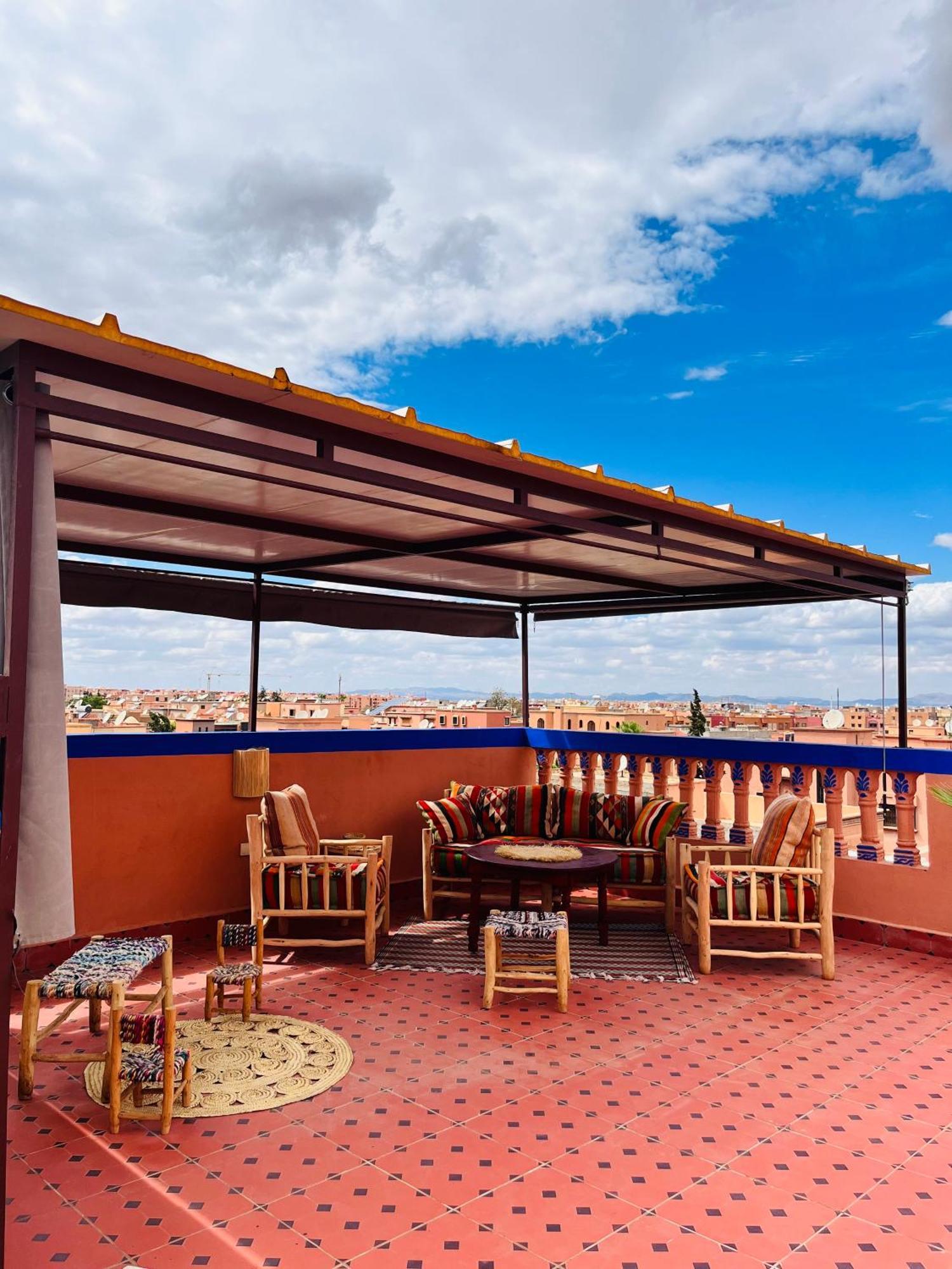 Apartment With Ac, Patio And Rooftop Appartement Climatise Avec Patio Et Toit Terrasse Marrakesh Exterior photo