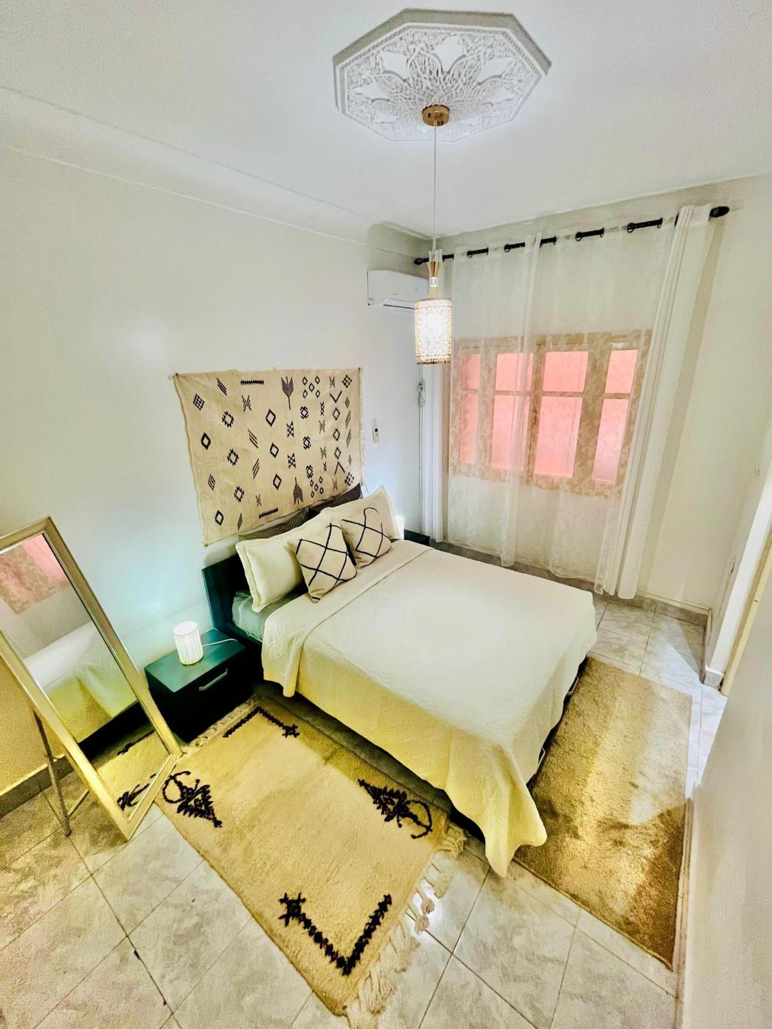 Apartment With Ac, Patio And Rooftop Appartement Climatise Avec Patio Et Toit Terrasse Marrakesh Exterior photo