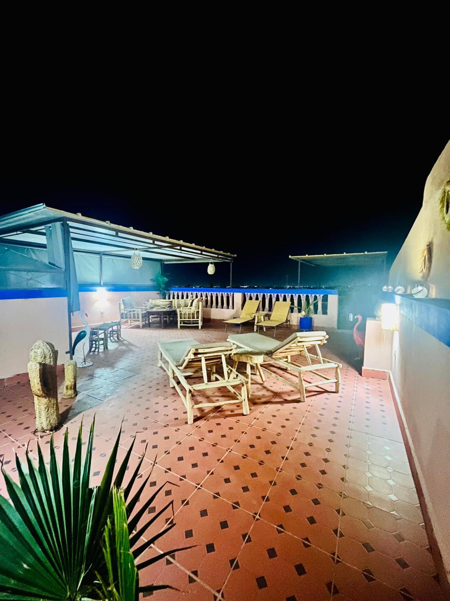 Apartment With Ac, Patio And Rooftop Appartement Climatise Avec Patio Et Toit Terrasse Marrakesh Exterior photo