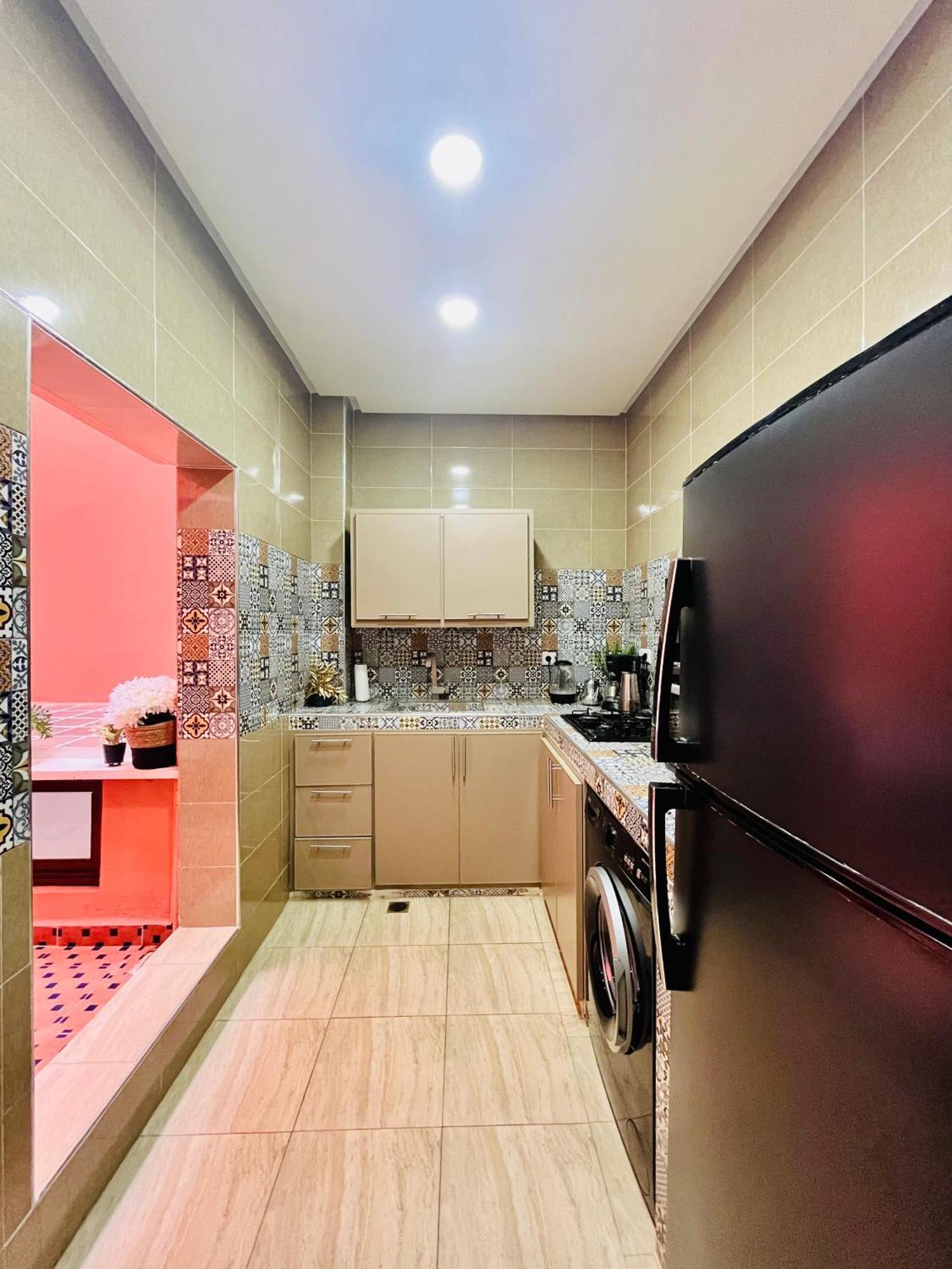 Apartment With Ac, Patio And Rooftop Appartement Climatise Avec Patio Et Toit Terrasse Marrakesh Exterior photo